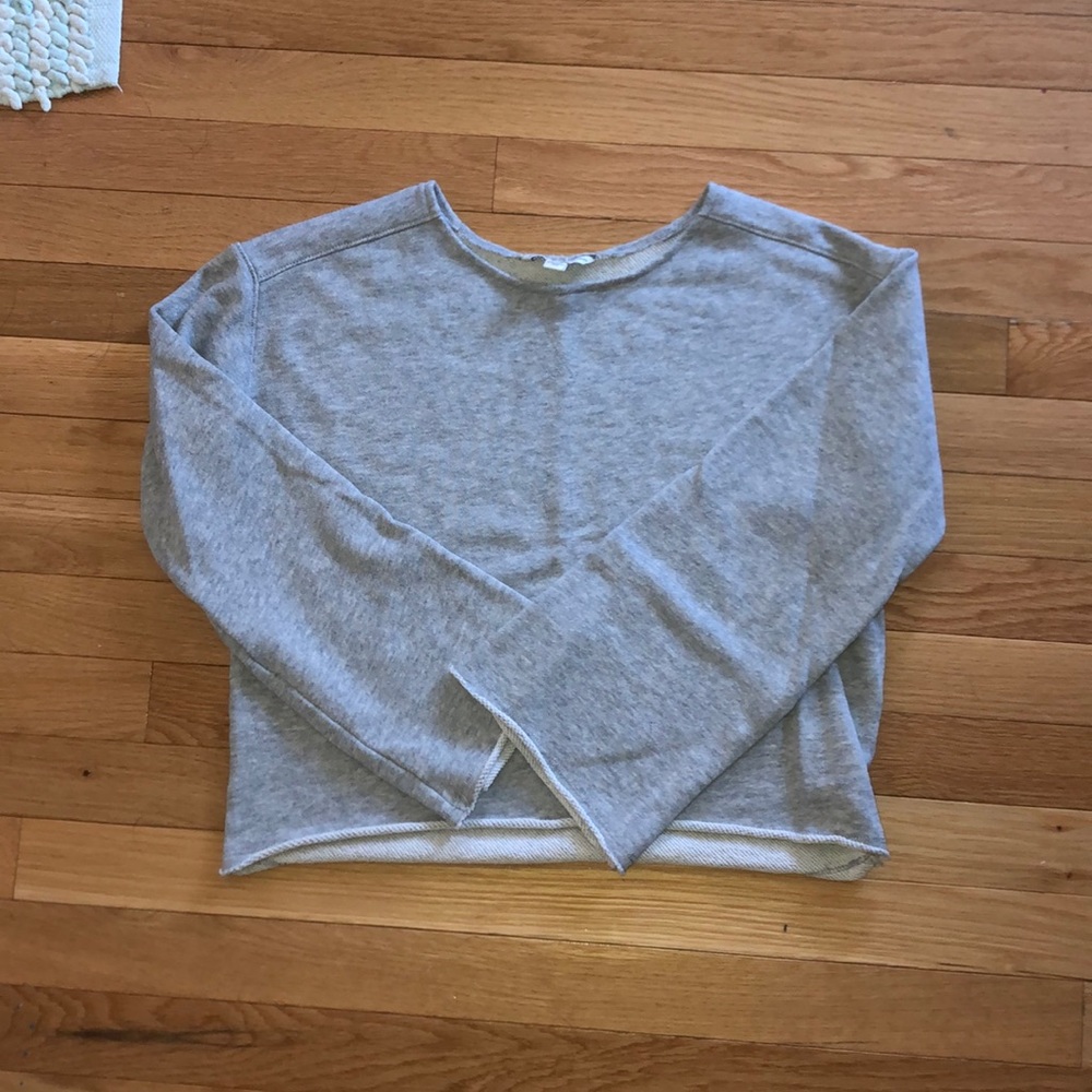 Light crew neck sweater